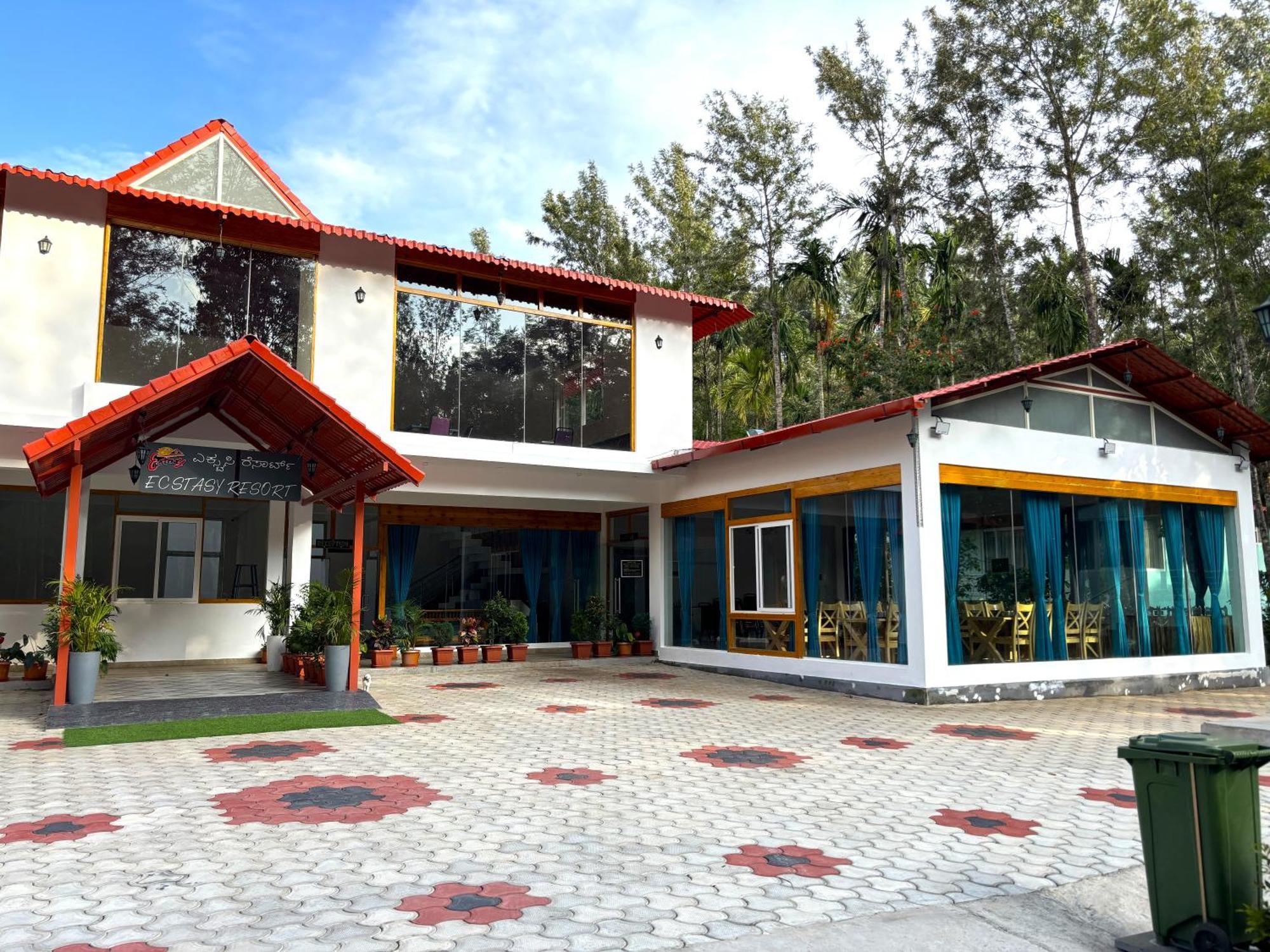 Ecstasy Tent Stay With Swimming Pool & Common Washroom Chikmagalūr 外观 照片